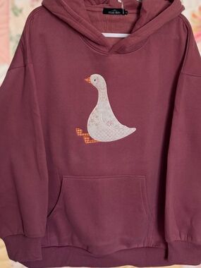 Sitting Duck Dusty Rose Trendy Queen Embroidered Hoodie Size Large